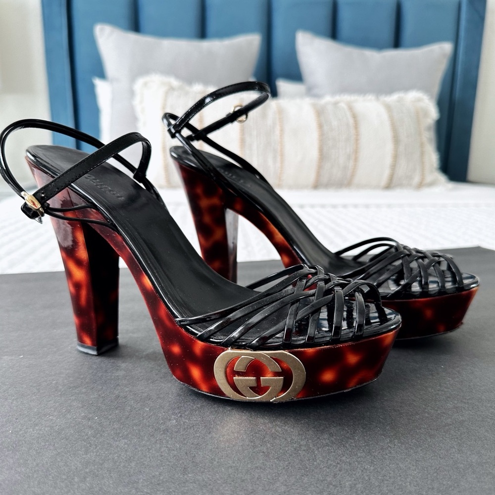 Gucci Black Strappy Patent Leather GG Logo Tortoise Shell Platform Heels Sandals